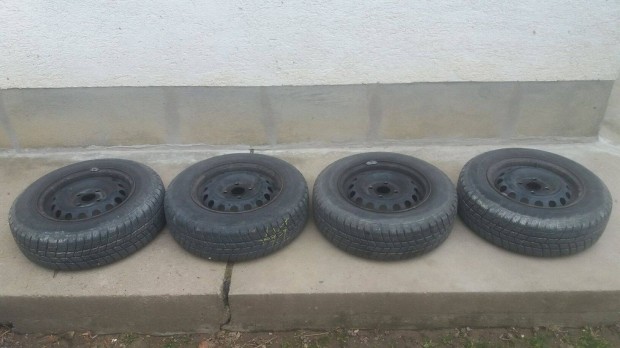 Elad� a k�peken l�that� 4 db Barum Polaris 3 t�ligumi ac�lfelnin