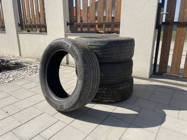 Elad� a k�peken l�that� 4db ny�ri gumi.