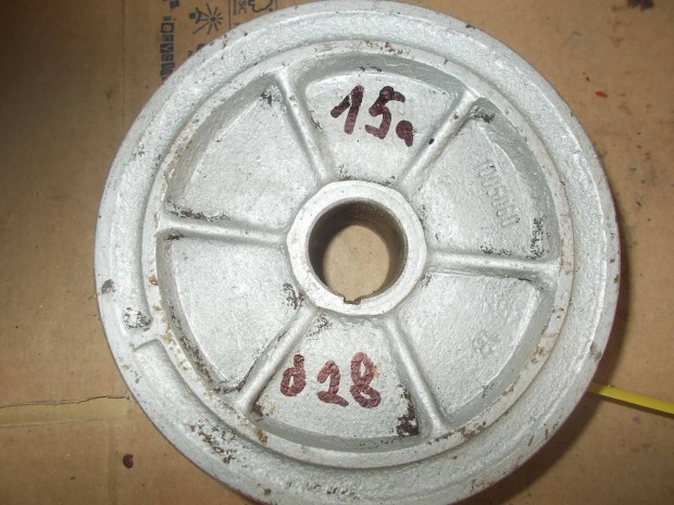 Elad a kpen lthat 15 cm tmrj egy plys kszjtrcsa 4