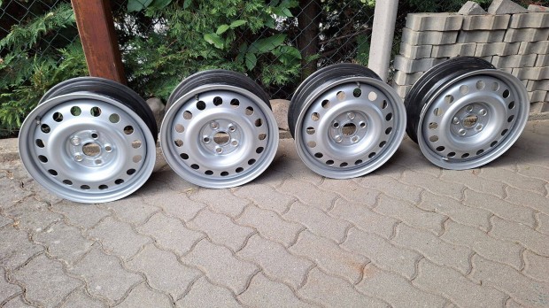 Elad� a k�pen l�that� 16 ac�lfelni, Ford, Seat, VW aut�kra