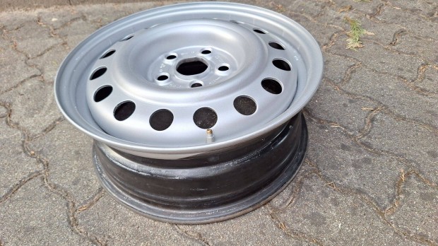 Eladó a képen látható 16 acélfelni, Ford, Seat, VW autókra