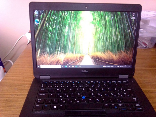 Elad a kpen lthat Dell latitude E5470. i5 laptop