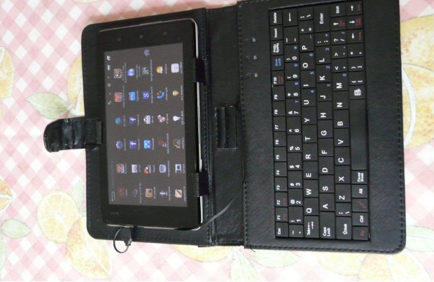 Elad a kpen lthat Huawei Ideos S7 slim retro tablet