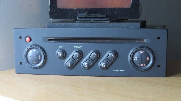 Elad� a k�pen l�that� Seat Aura gy�ri Toledo r�di� aut�r�di� fejegys�g