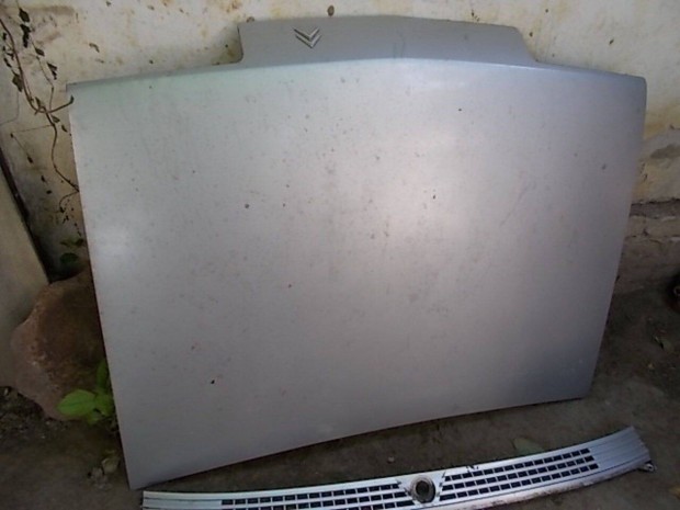 Eladó a képen látható citroen bx karosszéria elemek