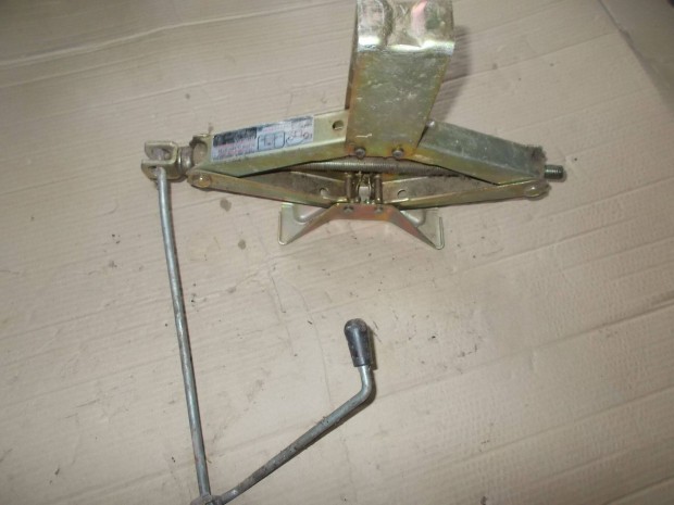 Elad� a k�pen l�that� emel� j� �llapotban 18 sz�m�