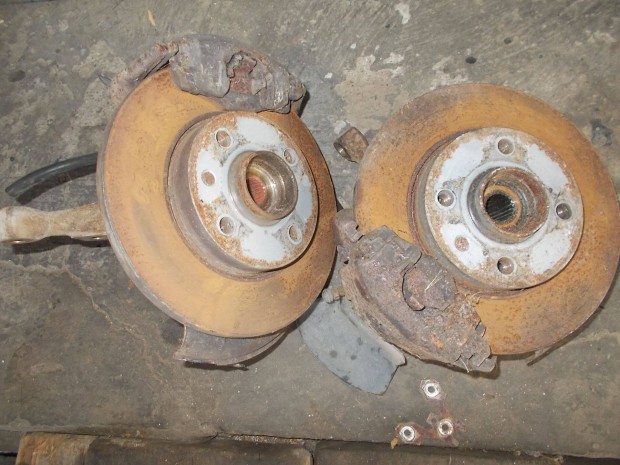 Elad a kpen lthat golf 1.4 benzines els fk trcsk