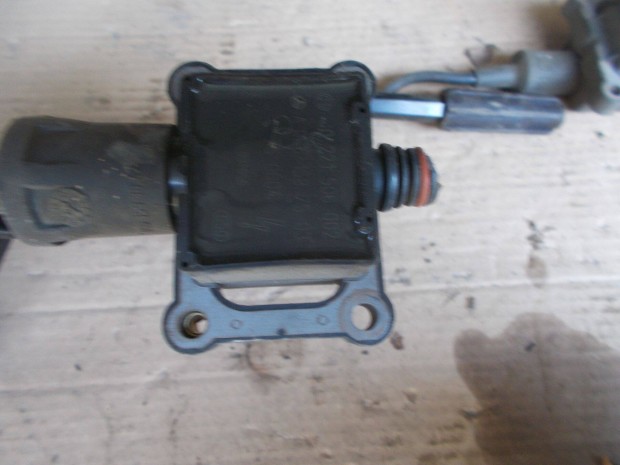 Elad a kpen lthat gyjt traf alkatrsz 11 szm