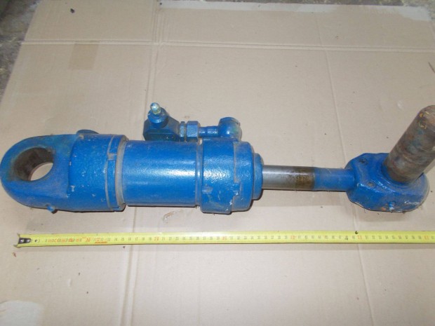 Elad a kpen lthat hidraulika munka henger j llapotban 2 szm