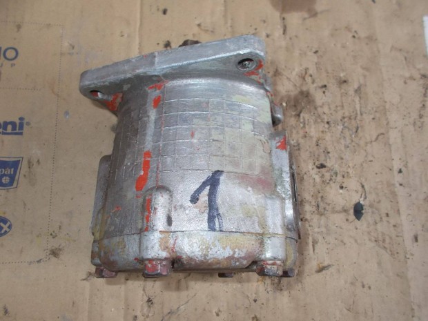 Elad� a k�pen l�that� hidraulika szivatty� mez�gazdas�gi g�phez