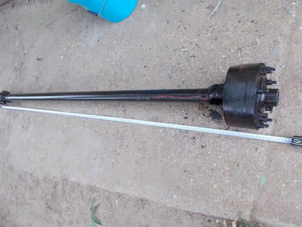 Elad� a k�pen l�that� hossz� gard�n tengely