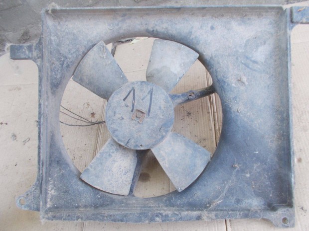 Eladó a képen látható hőtő ventilátor 11 számú