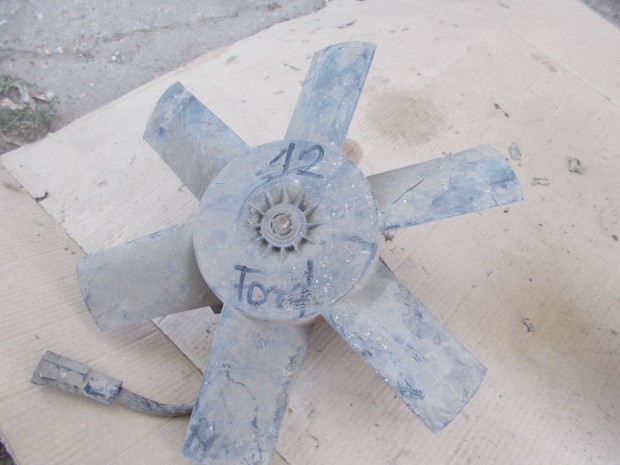 Eladó a képen látható hőtő ventilátor 12 számú