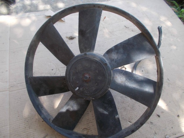 Eladó a képen látható hőtő ventilátor 18 számú