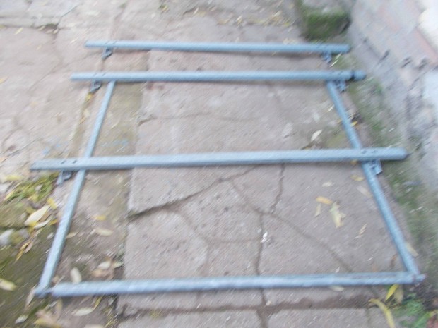 Elad a kpen lthat kis busz tet csomagtart j llapotban