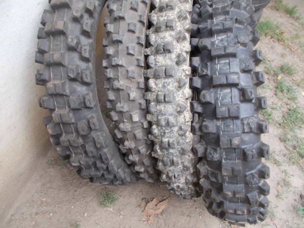 Elad a kpen lthat krossz motor hasznlt terepgumi csomag