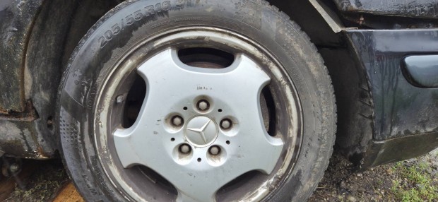 Elad a kpen lthat mercedes alufelnik 16-os tli gumikkal