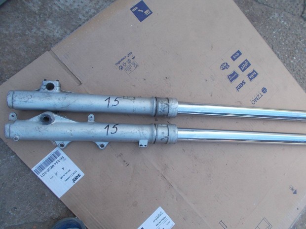 Elad a kpen lthat motorkerkpr els teleszkp pr 15 szm