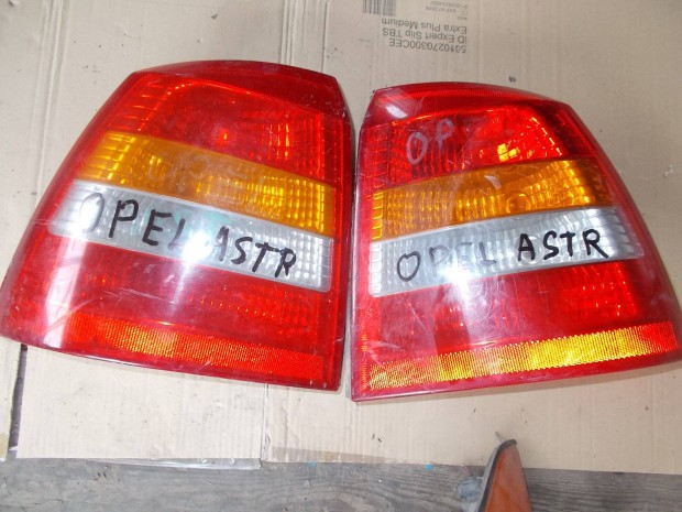Eladó a képen látható opel astra hátsó lámpa pár