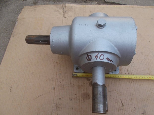 Elad� a k�pen l�that� r�gi b�l�z� hajt�m�ve j� �llapotban