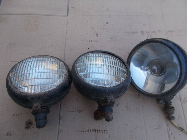 Elad a kpen lthat rgi traktor lmpa csomag