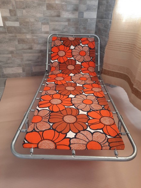 Elad� a k�pen l�that� retro gyermek napoz��gy!