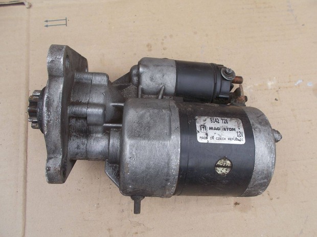 Elad� a k�pen l�that� traktor �nind�t� fellelt �llapotban