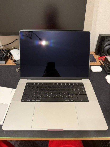 Elad a szemlyes Apple Macbook pro 16 m1 max 32/512