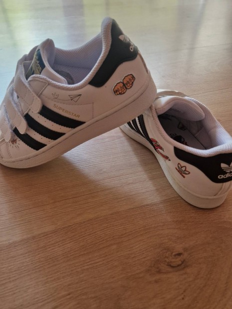 Elad adidas cip!