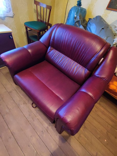 Eladó ággyá alakítható kanapé+ fotel