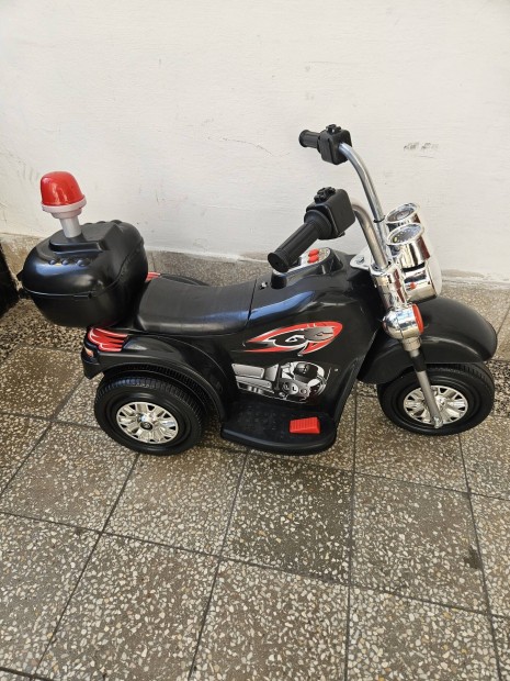 Elad� akkumlatoros motor