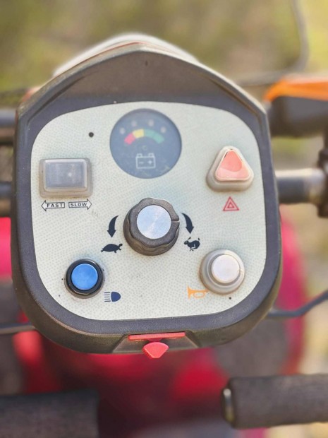 Elad alig hasznlt rokkant Moped.