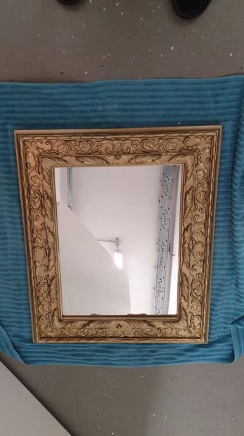 Elad� antik falit�k�r