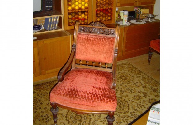 Eladó antik szék