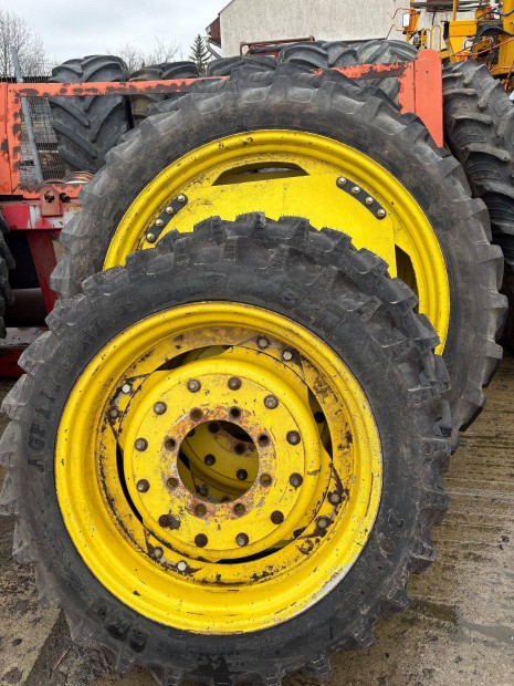 Elad� �pol�-m�vel� ker�k garnit�ra 270/95R46,230/95R32