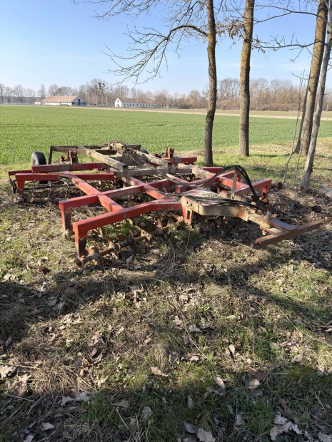 Elad� �s�borona