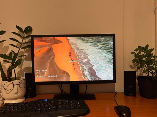 Elad asztali szmtgp + 24colos Benq monitor