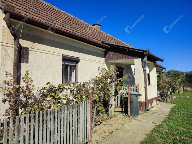 Elad� autentikus paraszth�z Somogy megy�ben, Ink�n