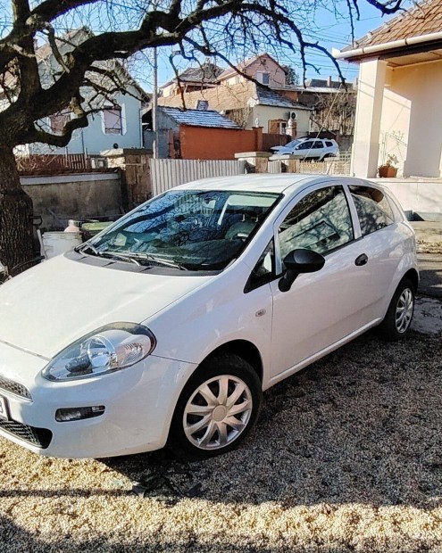 Elad aut Fiat Punto Van