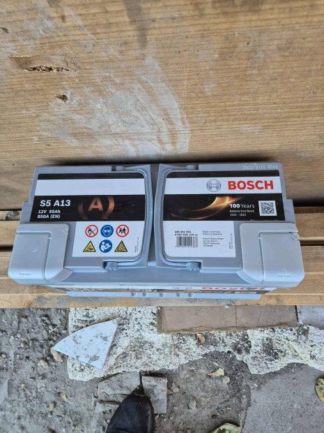 Elad aut akkumultorok, Exide EB712 12V 71Ah s Bosch 12V 95Ah AGM