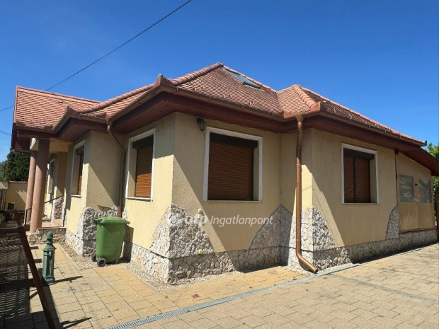 Elad� azonnal k�lt�zhet� h�z, Hajd�szoboszl�