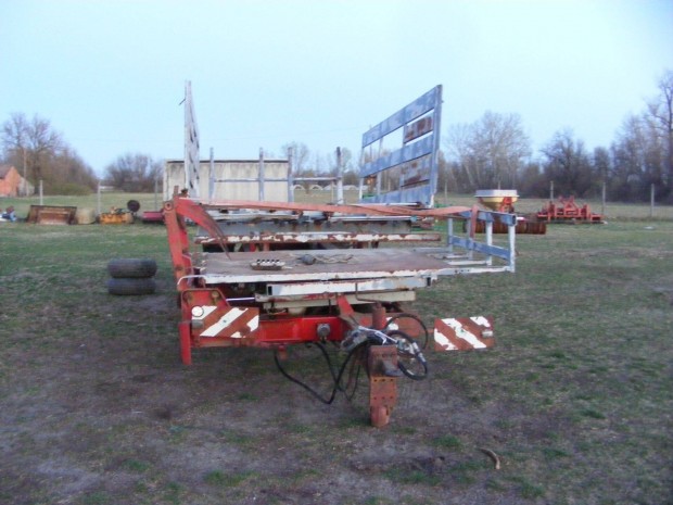 Elad� b�lasz�ll�t� p�tkocsi Spls K-31 b�lagy�jt� kocsi