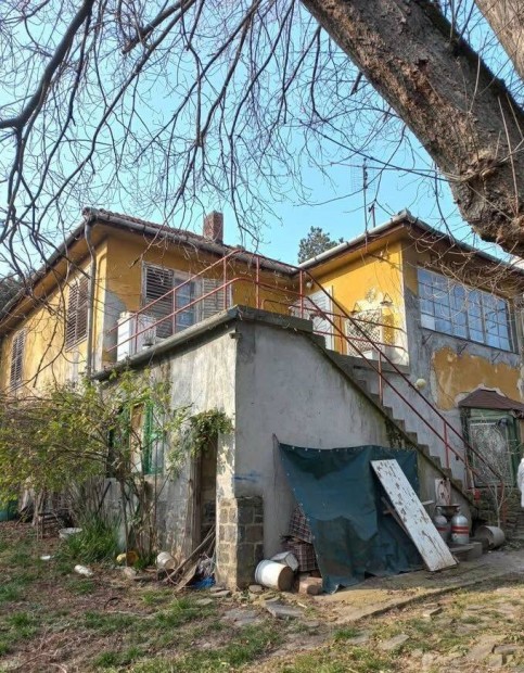 Eladó balatoni panorámás családi ház Badacsonyban!