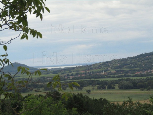 Elad balatoni rszpanorms nyaral a Csobnc hegyen!