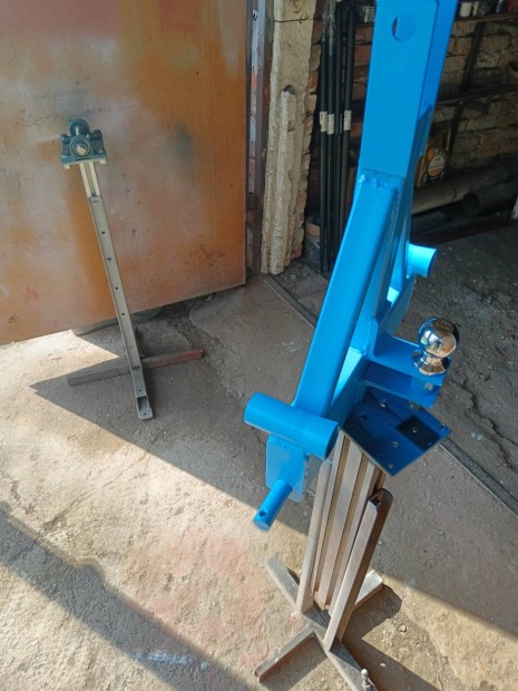 Elad� b�lavilla Jap�n vagy egy�b kistraktorhoz. 