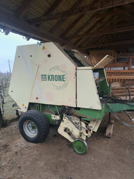 Elad� b�l�z�