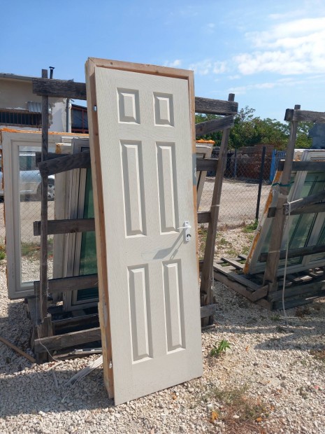 Elad beltri ajt 75x210 cm