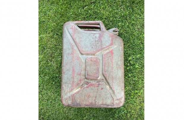 Elad� benzines kanna