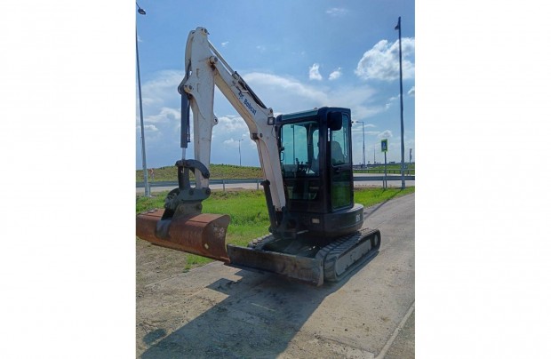 Eladó/bérelhető Bobcat E26 minikotró