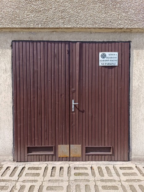 Eladó bérház alatti garázs, Miskolc Bertalan utca 2